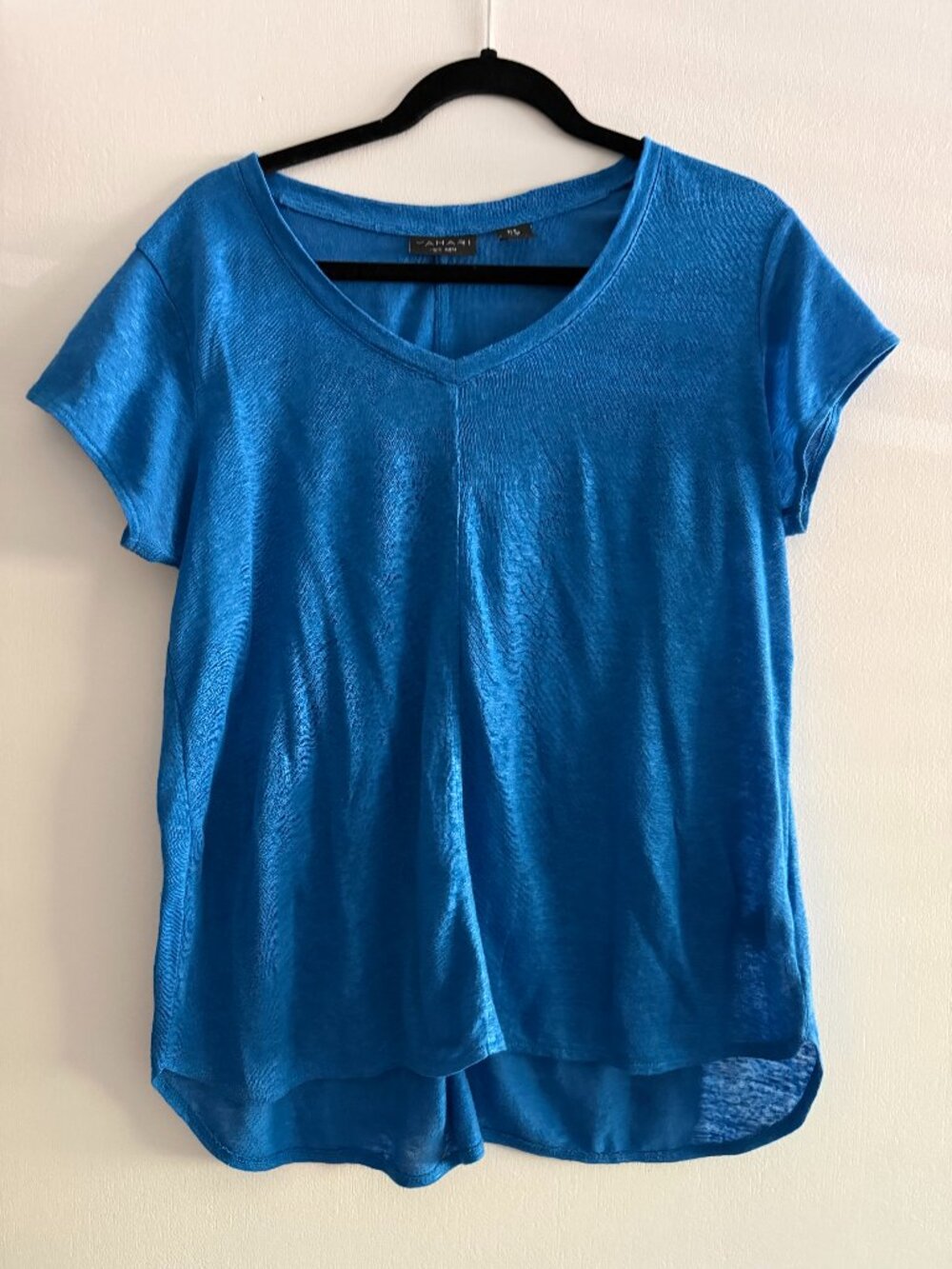Tahari 100% linen short sleeve v neck tee shirt